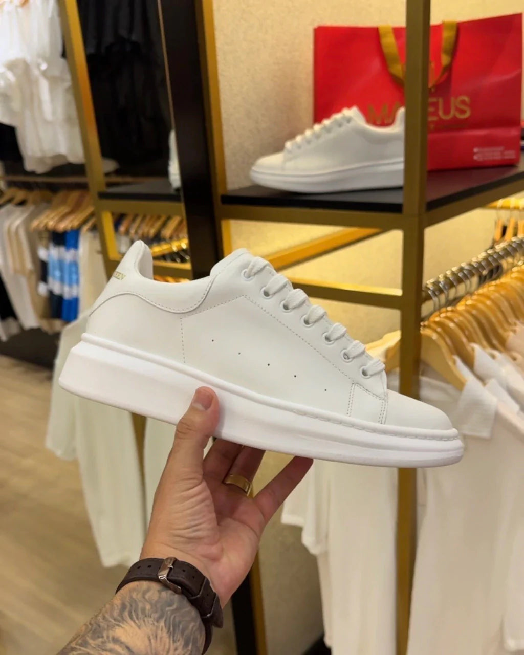 TÊNIS ALEXANDER MCQUEEN